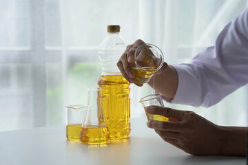 Test the effectiveness of vegetable oils and Quality by scientist in lab