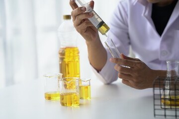 Test the effectiveness of vegetable oils and Quality by scientist in lab