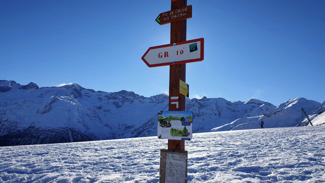 Panneau du GR10 dans les Pyr&eacute;n&eacute;es en France (Europe)