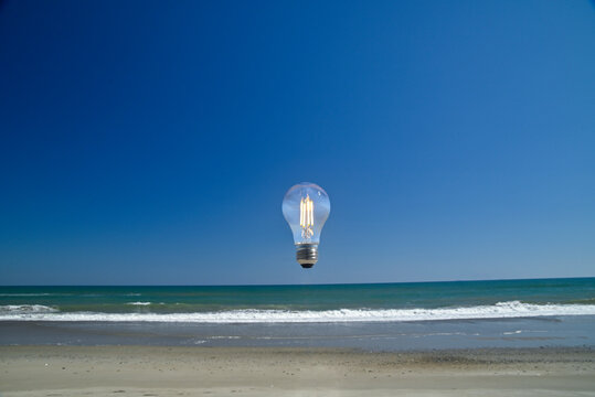 Light Bulb & Sea, 電球と海