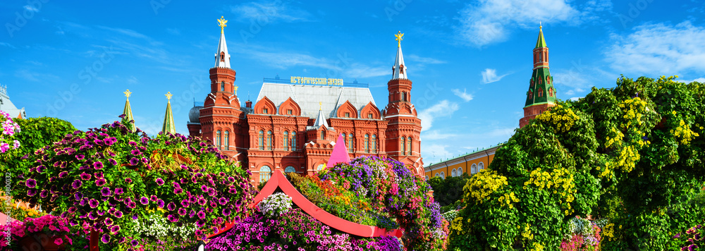 Wall mural Panorama of flowers by Moscow Kremlin, Russia