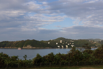 日本の岡山県備前市日生の頭島の美しい海の景色
