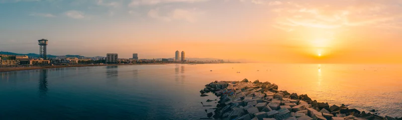 Poster Panorama of the coastline of Barcelona (Spain) during sunrise © Lucas