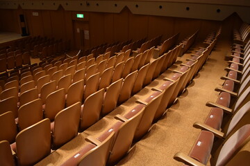 ピアノコンクール、客席、審査員、審査員席、立入禁止、ライト、音楽ホール