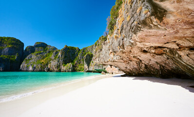 Obraz premium The Landscape of Maya Bay, Thailand