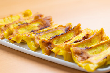 Pan grilled curry meat dumpling