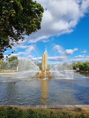Fototapeta premium fountain in the park