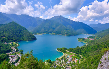 Fototapeta na wymiar panoramic view of the lake of letro, italy