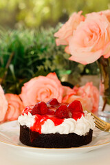 Obraz na płótnie Canvas Strawberry Creme Cake
