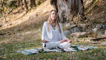 woman meditating for a better mental health