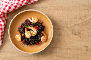 stir-fried black spaghetti with garlic and shrimps