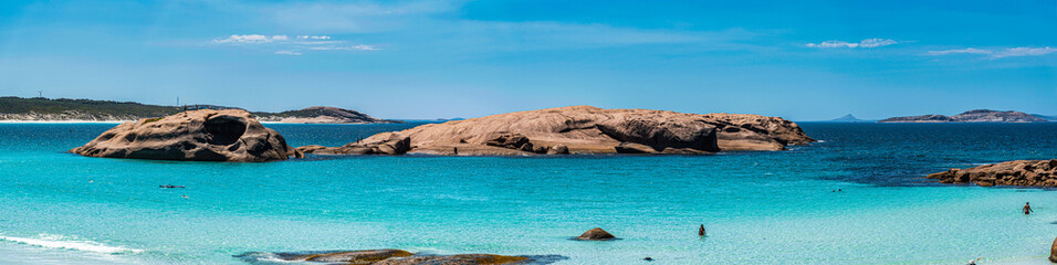 Fototapeta na wymiar The beaches of Esperance are rated among the best in the world – and Twilight Bay is one of the towns most loved.