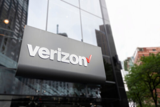 VERIZON logo on a wall. Verizon is an American wireless network operator. Taken at Chicago (IL) USA on September 4, 2022.