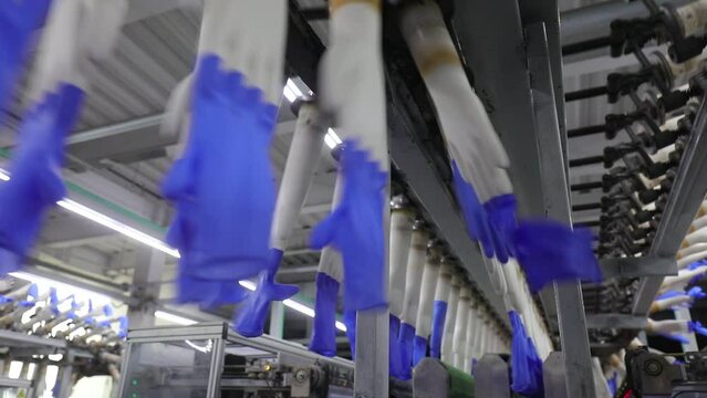 Nitrile gloves production line is in operation in North China