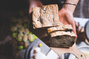 Wielkanocny chleb ze śliwką © voro