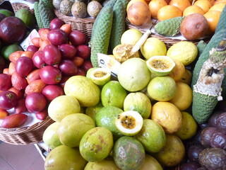 Tropische Früchte, Vitalität der Natur, erfolgreich Aktiv sein mit der Natur.