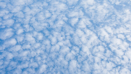 Fototapeta na wymiar blue sky and the cludy background in sunny