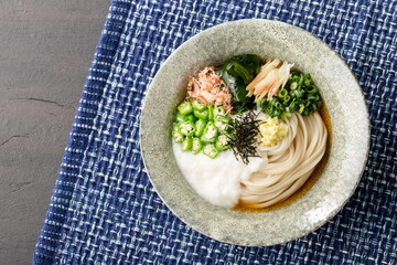 夏の定番、とろろぶっかけうどん