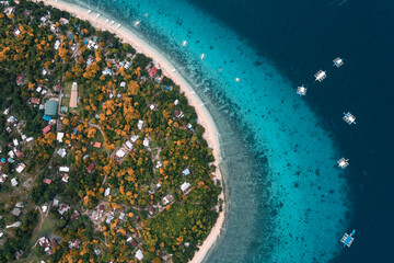 ISLA DE FILIPINAS VISTA AEREA DRON © sergio