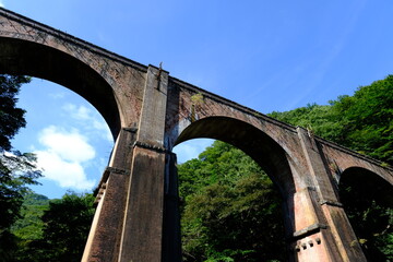 どっしりと立つ