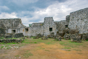 Fototapeta na wymiar ruins of an little castle