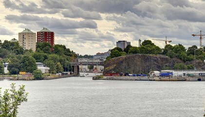 Obraz premium navigation dans le port de Stockholm en Suède