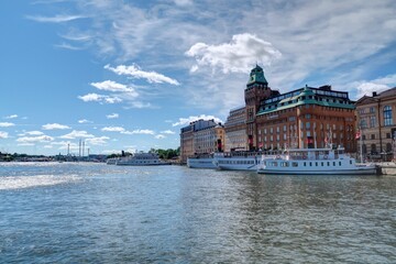 navigation dans le port de Stockholm en Suède