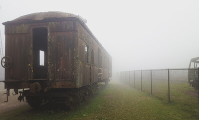 Obraz na płótnie Canvas train in the countryside