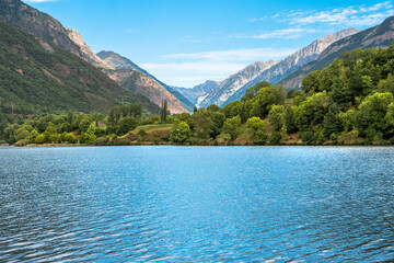 Embalse de Linsoles en la localidad de Eriste, en el Pirineo aragonés. 