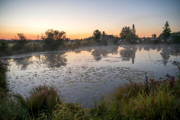 Obraz premium sunrise on a pond