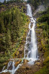 Obraz premium der Stuibenfall Wasserfall bei Umhausen im Ötztal