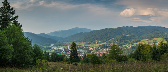 panorama of the Pieniny mountains , Krościenko nad Dunajcem