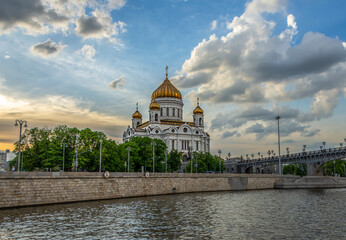 Fototapeta na wymiar Cathedral of Christ the Saviour at sunset in Moscow city, Russia