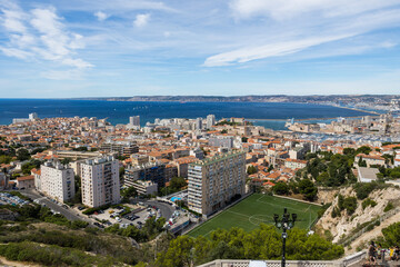 Vue sur le Quartier du Pharo et la mer depuis la Basilique Notre-Dame de la Garde