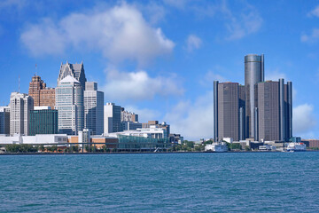 Detroit downtown skyline and waterfront viewed from across the river - 530178780