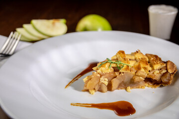 apple pie slice with cream