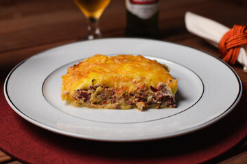 Escondidinho de carne seca