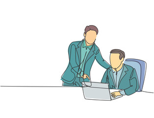 Single continuous line drawing of young manager discussing work plan with his subordinate while staring laptop monitor. Business discussion concept. One line draw design graphic vector illustration