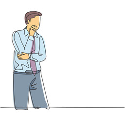 One single line drawing of young male manager focus thinking solution for company problems at the office. Solution strategy concept. Trendy continuous line draw design graphic vector illustration