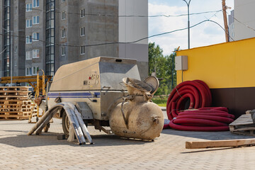Pump for concrete and plaster. Station for the preparation of concrete mix and long distance...