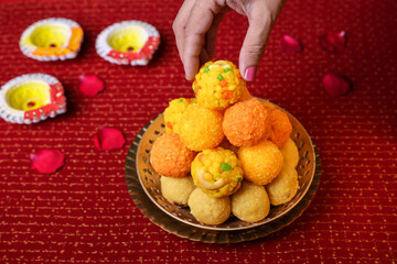 Motichoor Ladoo Rava Laddu Kesar besan boondi laddu Semolina Indian sweet dish mithai Diwali...
