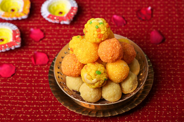 Motichoor Ladoo Rava Laddu Kesar besan boondi laddu Semolina Indian sweet dish mithai Diwali Dussehra Holi Ram Navmi Ganesh chaturthi Durga Pooja festival dessert snack Kerala Mumbai India Sri Lanka