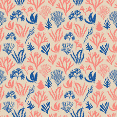 Seamless pattern with marine plants, leaves and seaweed. Hand drawn marine flora. Vector illustration. Surface design.