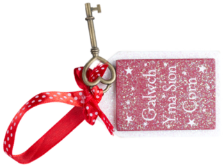 xmas Christmas tree decoration in Welsh key to the door