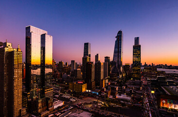 Fototapeta na wymiar Midtown Manhattan at sunset