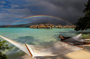 Zuid-Pacific regenboog Bora Bora strandresort hangmat