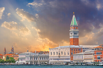 view to skyline of Venice with campanile and the doges palace - obrazy, fototapety, plakaty