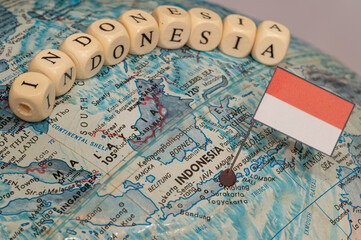 インドネシアの地図と国旗
