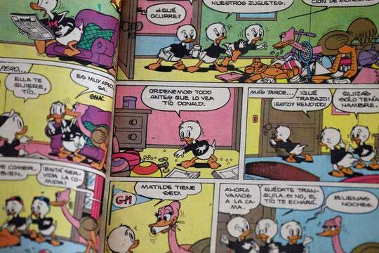 Donald Duck Comic Magazine. Donald, With His Nephews Huey, Dewey And Louie. Magazine With Illustrations Of Walt Disney. Reading For Children Bullet Stories Magazine From The 80's.