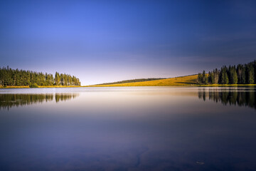 Le lac de servières à Orcival en Auvergne France